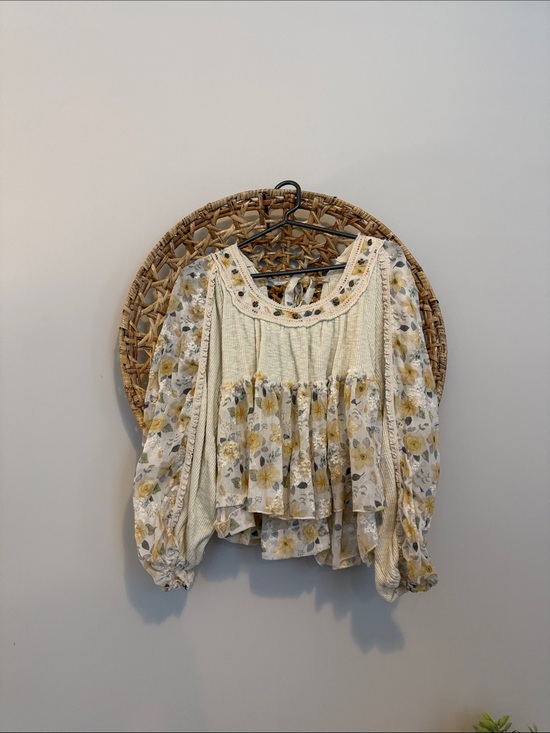 POL Tops - POL Floral Peasant Blouse in Cream and Yellow
